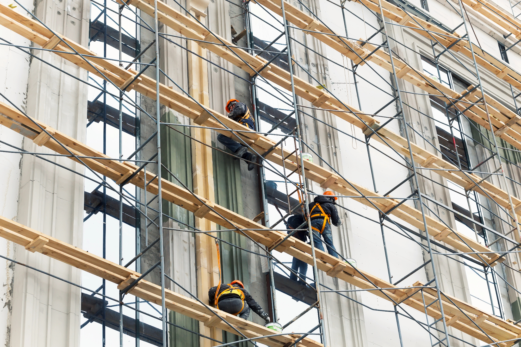 Dedek je ugotovil, da je delovni oder le potreben pri obnovi fasade